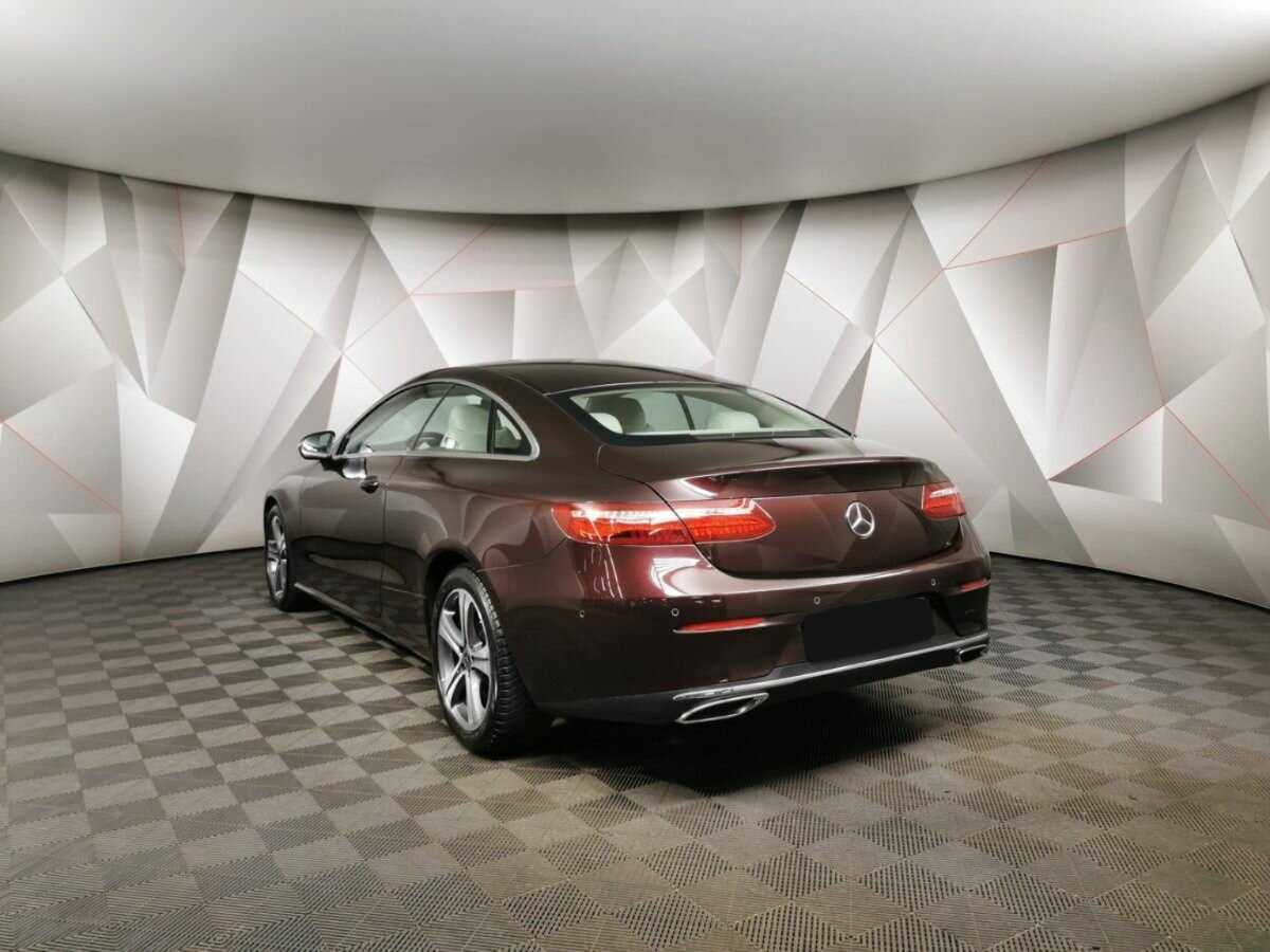 Mercedes-Benz E-Класс 2019 года с пробегом. Фото: #3