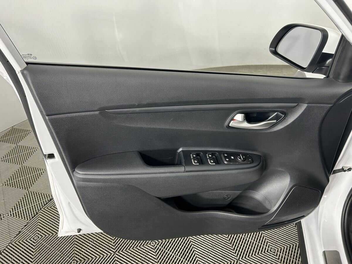 Б/У Киа Рио 2021 года. Фото: #7