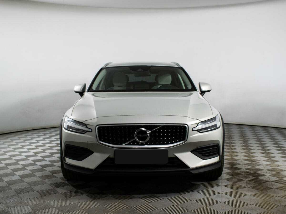 Volvo V60 Cross Country 2019 года с пробегом. Фото: #1