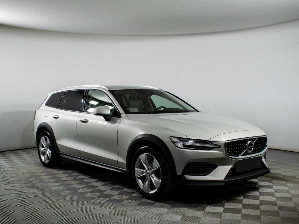 Volvo V60 Cross Country 2019 года с пробегом. Фото: #2