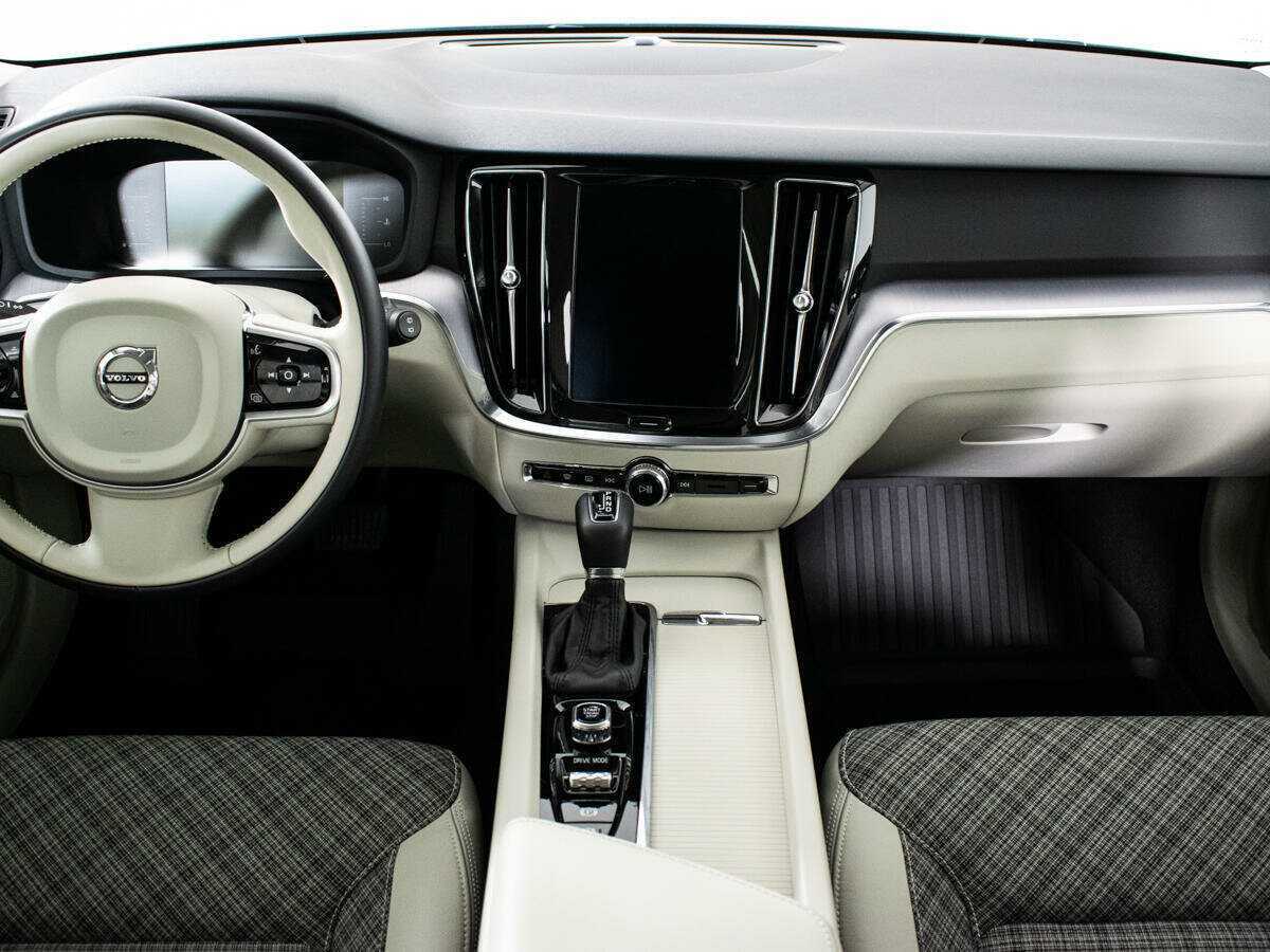 Volvo V60 Cross Country 2019 года с пробегом. Фото: #10