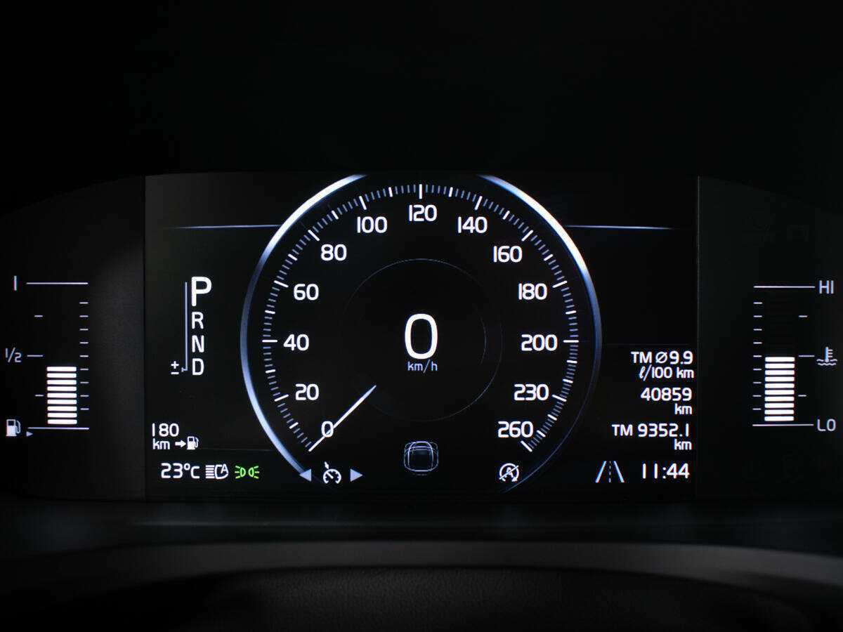 Volvo V60 Cross Country 2019 года с пробегом. Фото: #11