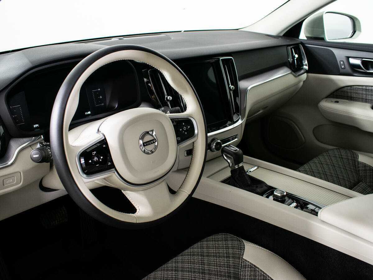 Volvo V60 Cross Country 2019 года с пробегом. Фото: #12