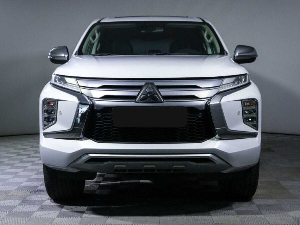 Mitsubishi Pajero Sport 2020 года с пробегом. Фото: #1