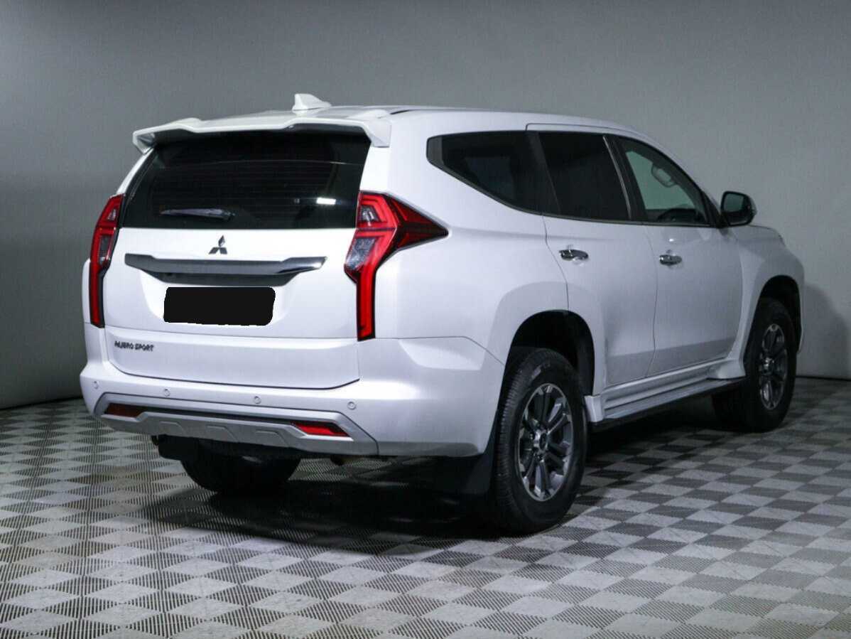 Mitsubishi Pajero Sport 2020 года с пробегом. Фото: #3