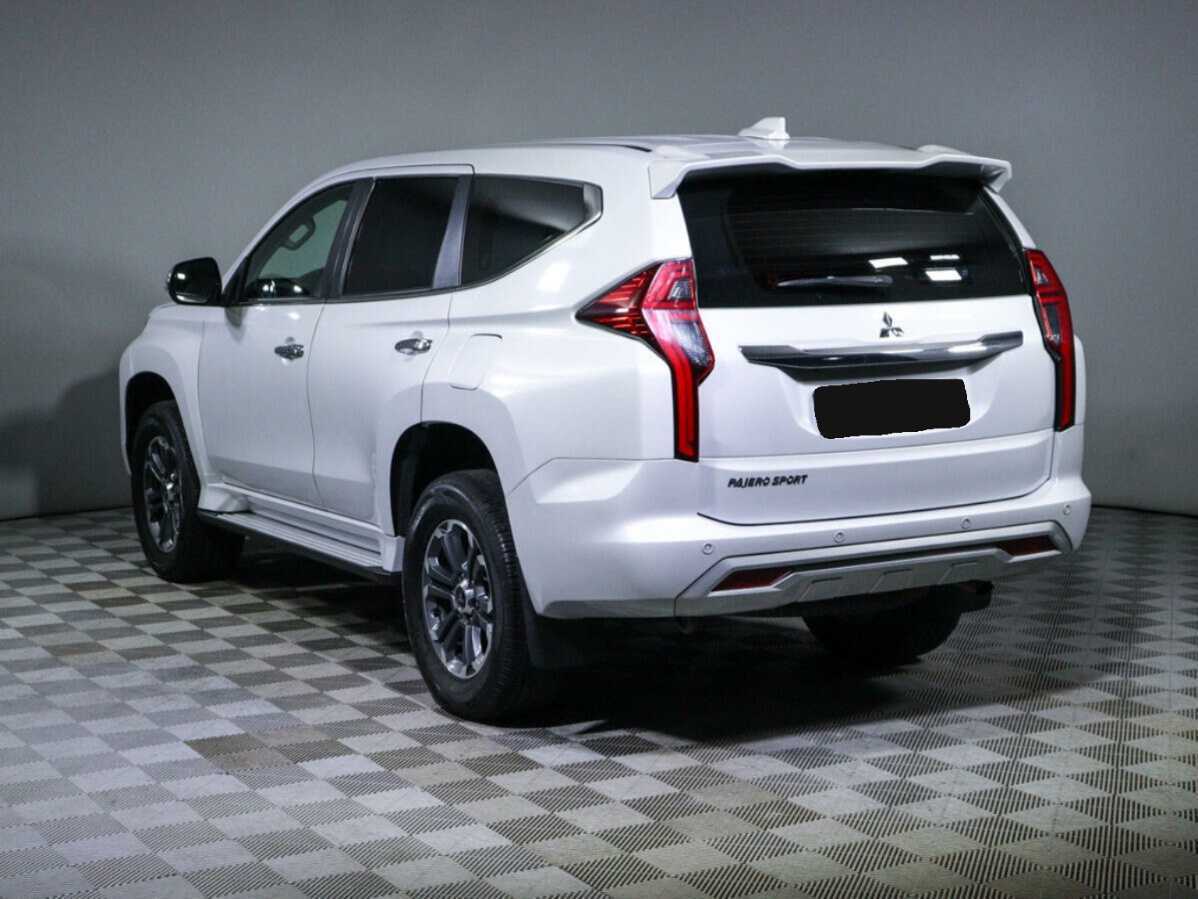 Mitsubishi Pajero Sport 2020 года с пробегом. Фото: #5