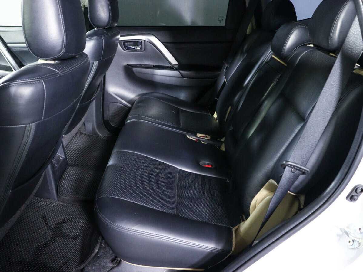 Mitsubishi Pajero Sport 2020 года с пробегом. Фото: #7