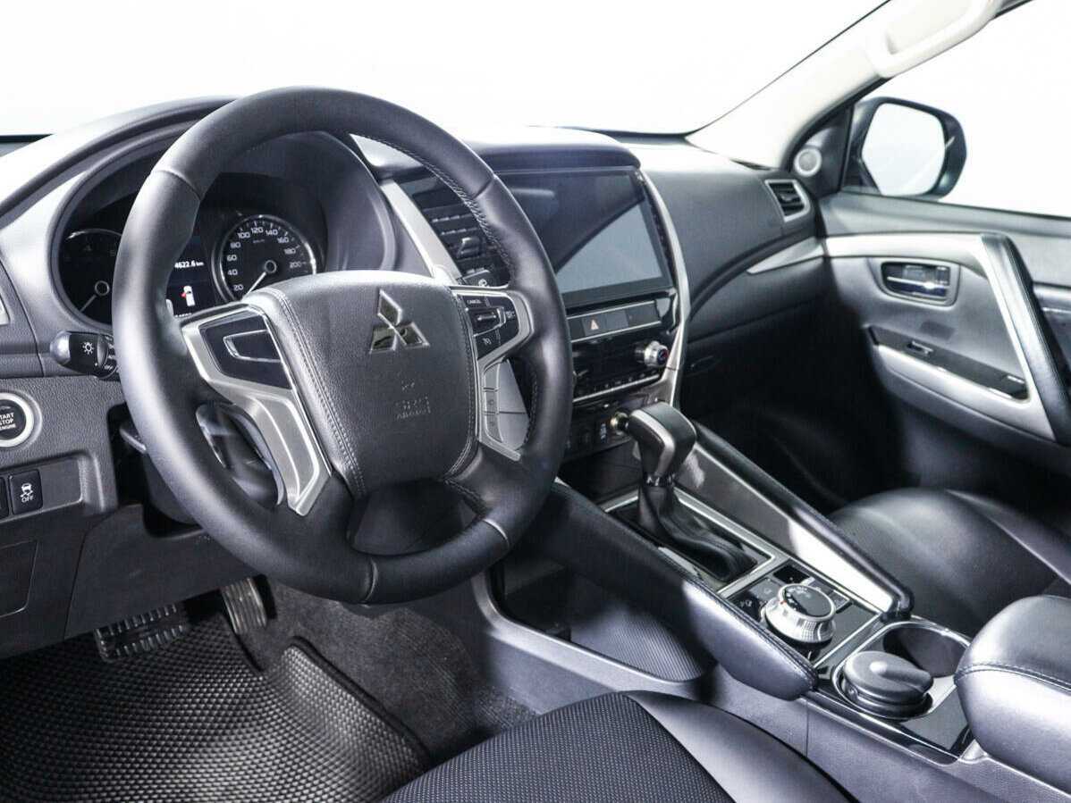 Mitsubishi Pajero Sport 2020 года с пробегом. Фото: #11