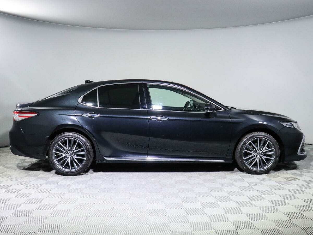 Toyota Camry 2023 года с пробегом. Фото: #3