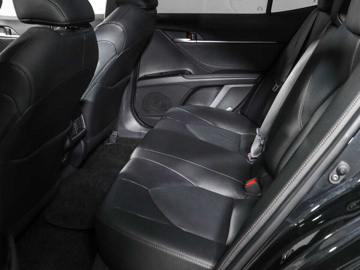 Toyota Camry 2023 года с пробегом. Фото: #9