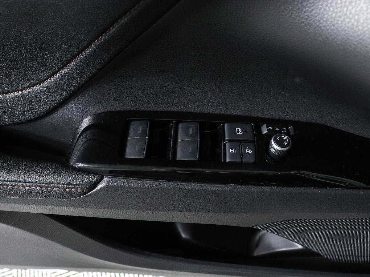 Toyota Camry 2023 года с пробегом. Фото: #18