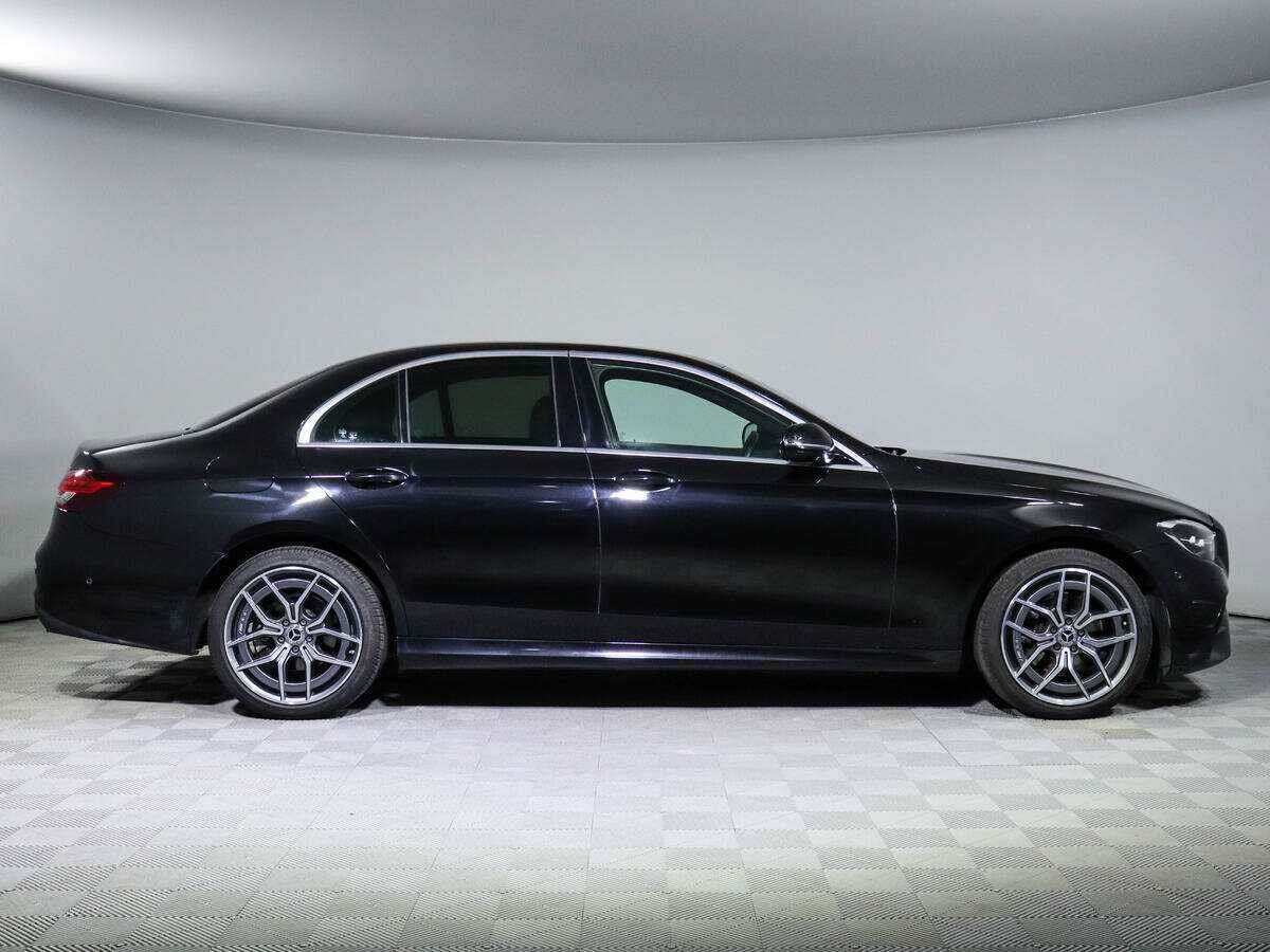 Mercedes-Benz E-Класс 2020 года с пробегом. Фото: #3