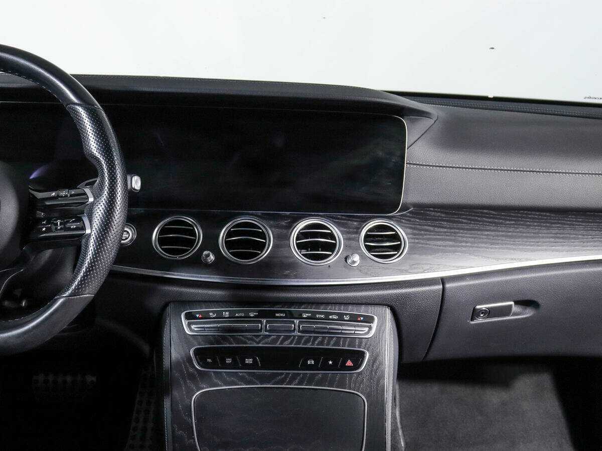 Mercedes-Benz E-Класс 2020 года с пробегом. Фото: #12