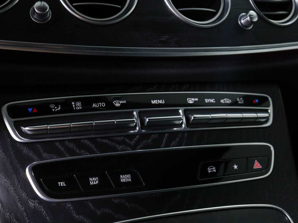 Mercedes-Benz E-Класс 2020 года с пробегом. Фото: #16