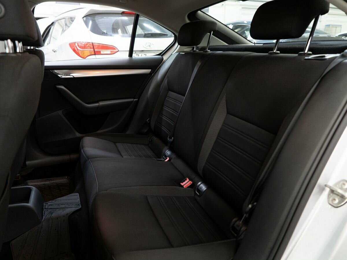 Skoda Octavia 2018 года с пробегом. Фото: #6