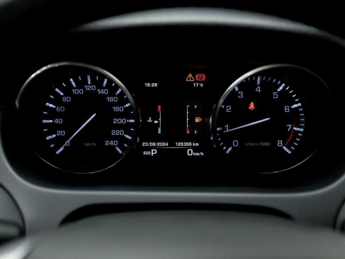 Land Rover Discovery Sport 2015 года с пробегом. Фото: #17