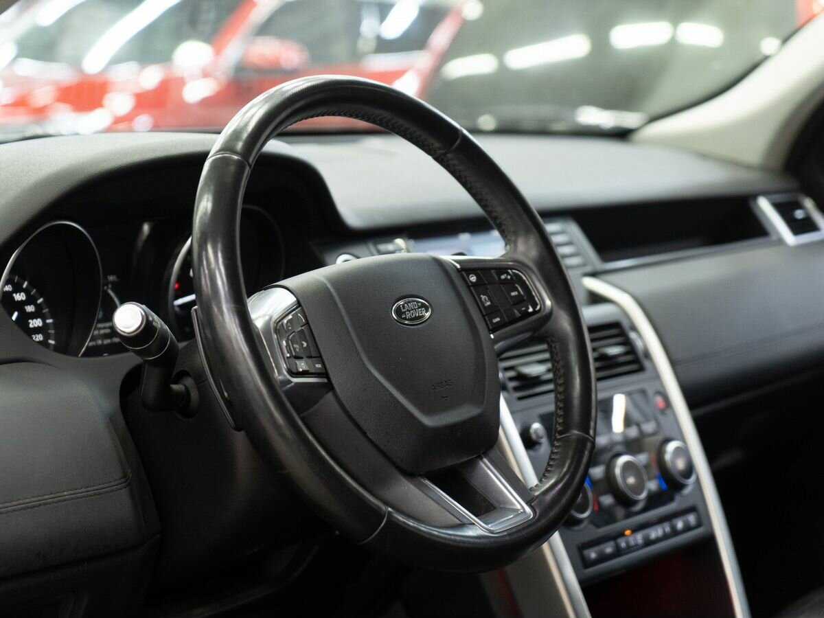 Land Rover Discovery Sport 2017 года с пробегом. Фото: #4