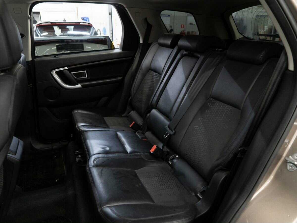 Land Rover Discovery Sport 2017 года с пробегом. Фото: #6