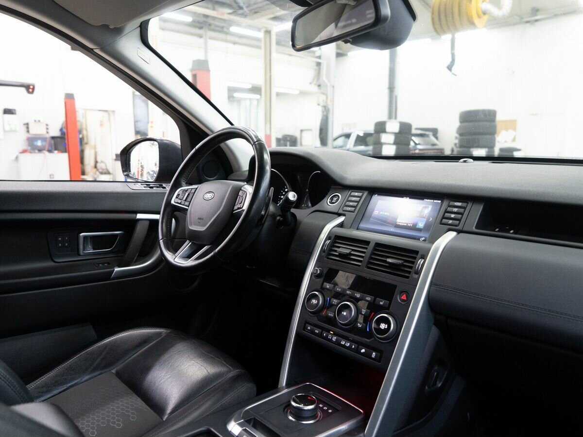 Land Rover Discovery Sport 2017 года с пробегом. Фото: #17