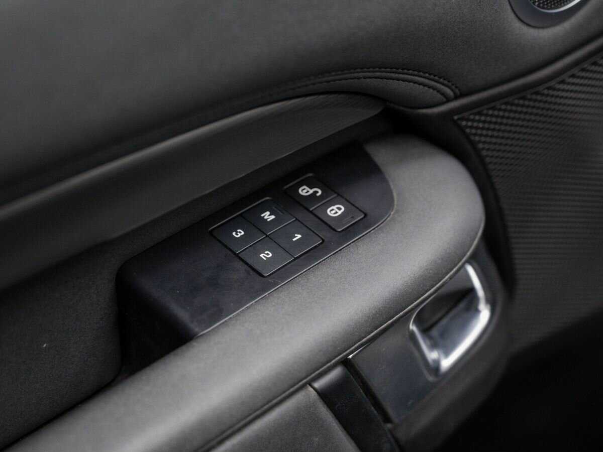 Land Rover Discovery 2017 года с пробегом. Фото: #15
