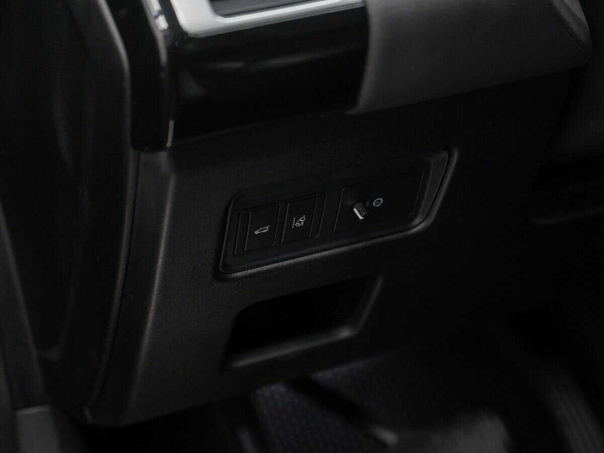 Land Rover Discovery 2017 года с пробегом. Фото: #16