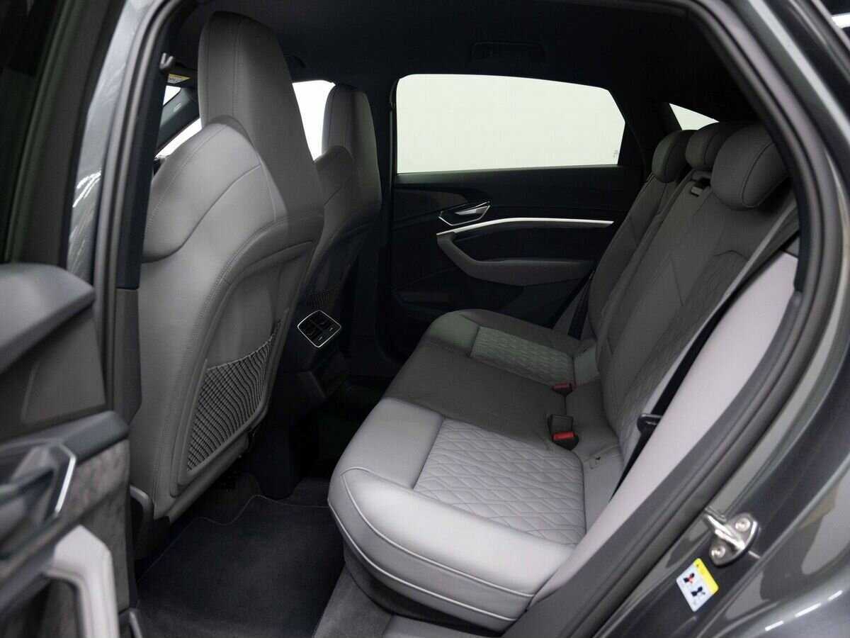 Audi e-tron 2020 года с пробегом. Фото: #8