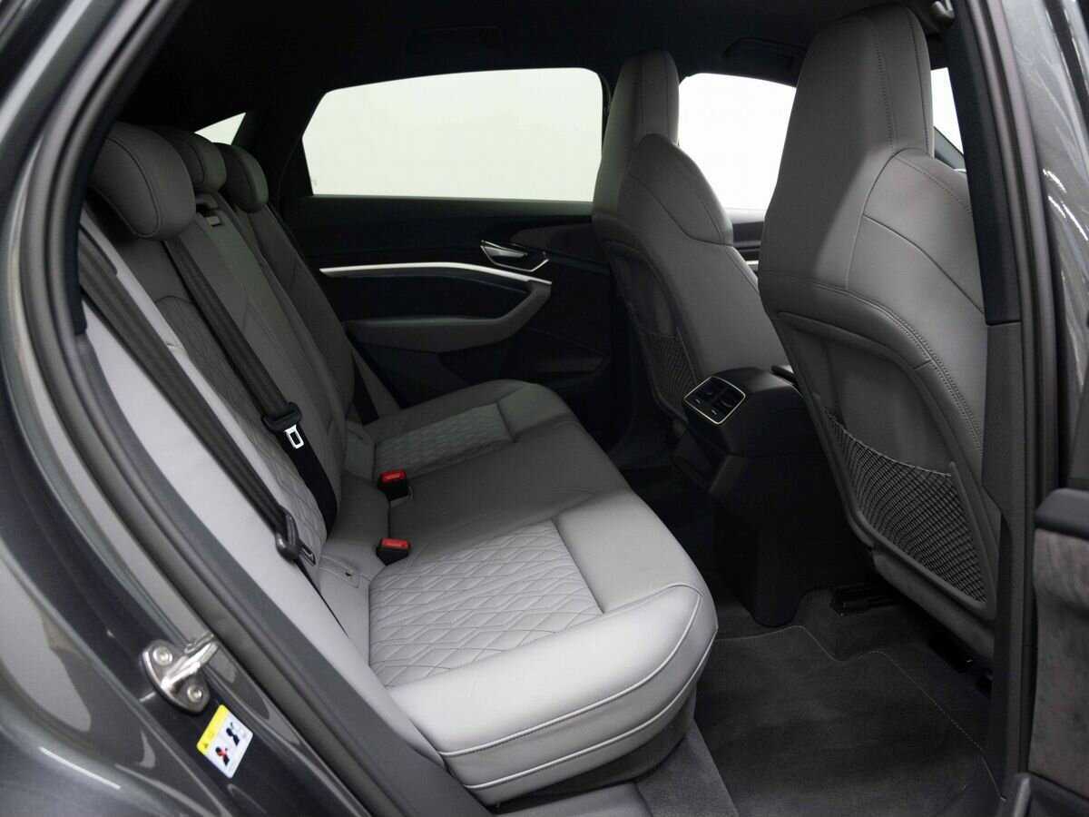 Audi e-tron 2020 года с пробегом. Фото: #9