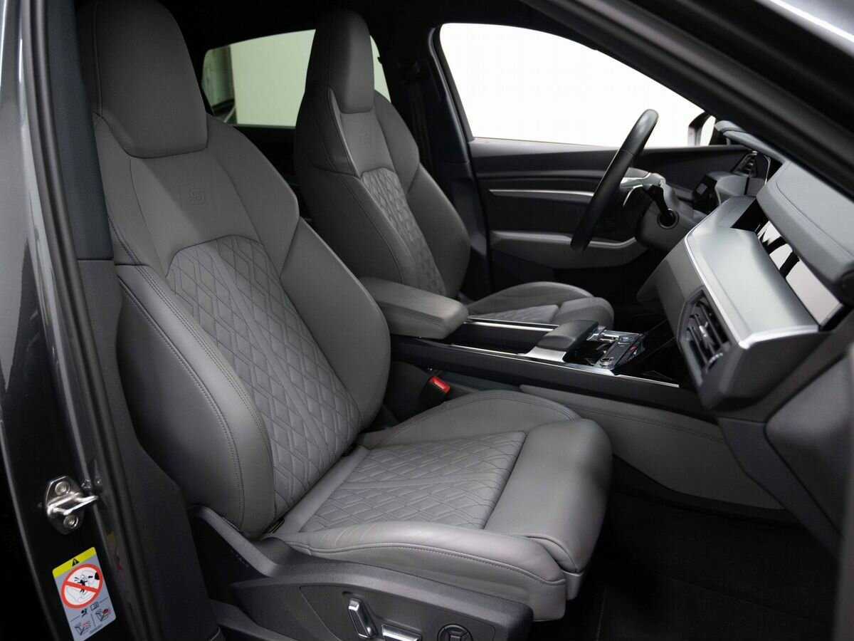 Audi e-tron 2020 года с пробегом. Фото: #11