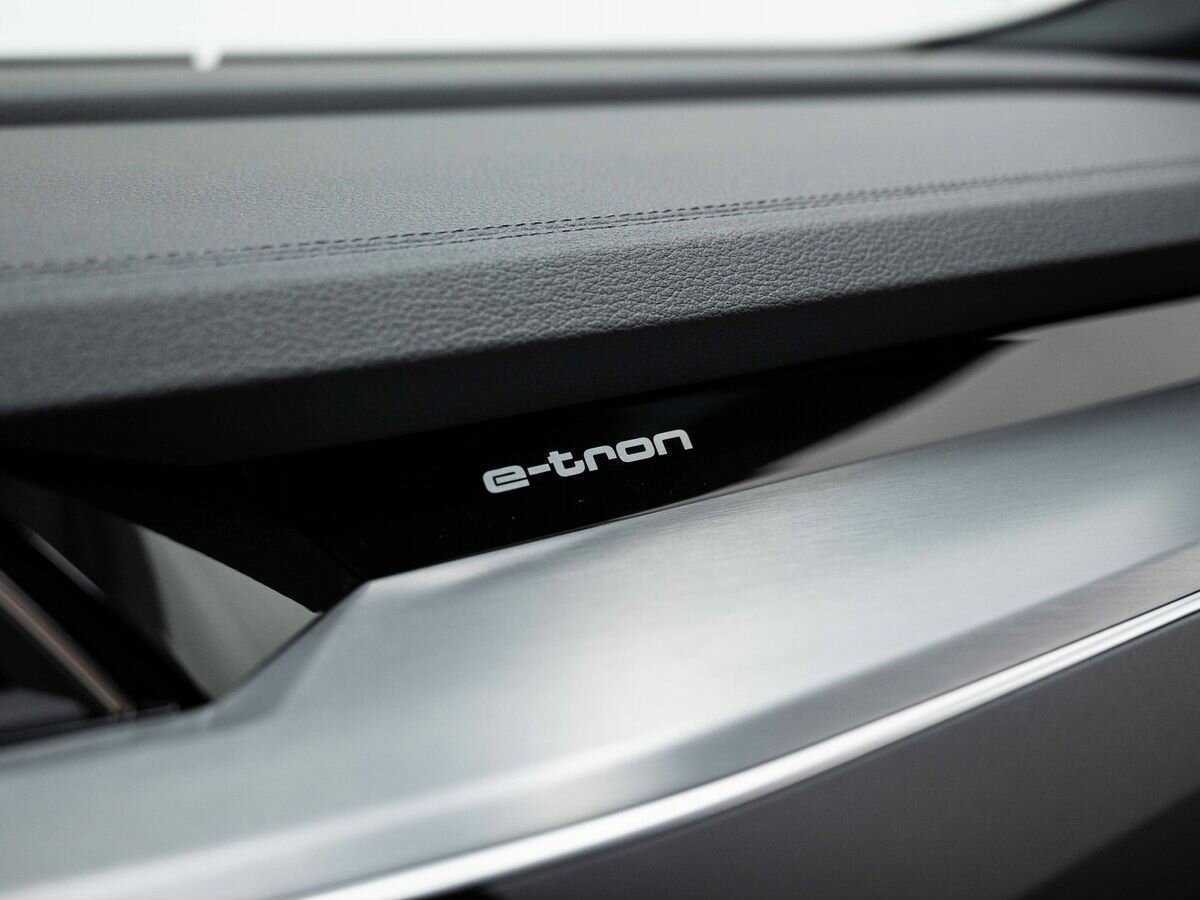 Audi e-tron 2020 года с пробегом. Фото: #27