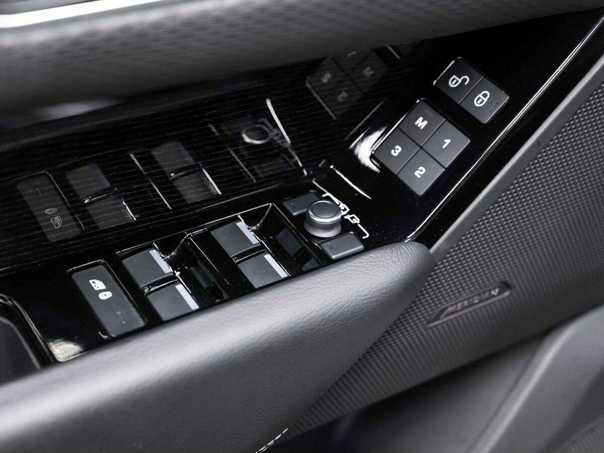 Land Rover Range Rover Velar 2019 года с пробегом. Фото: #19