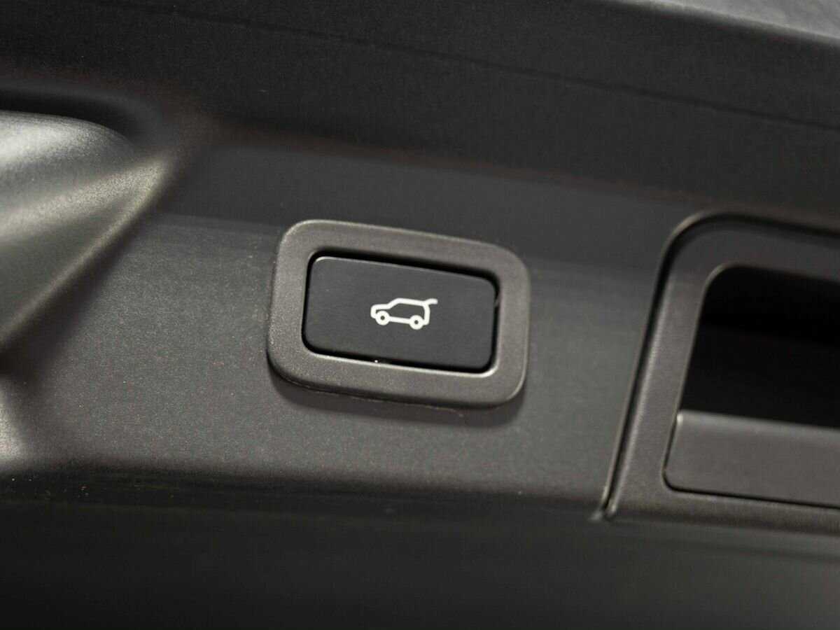 Land Rover Range Rover Velar 2019 года с пробегом. Фото: #23