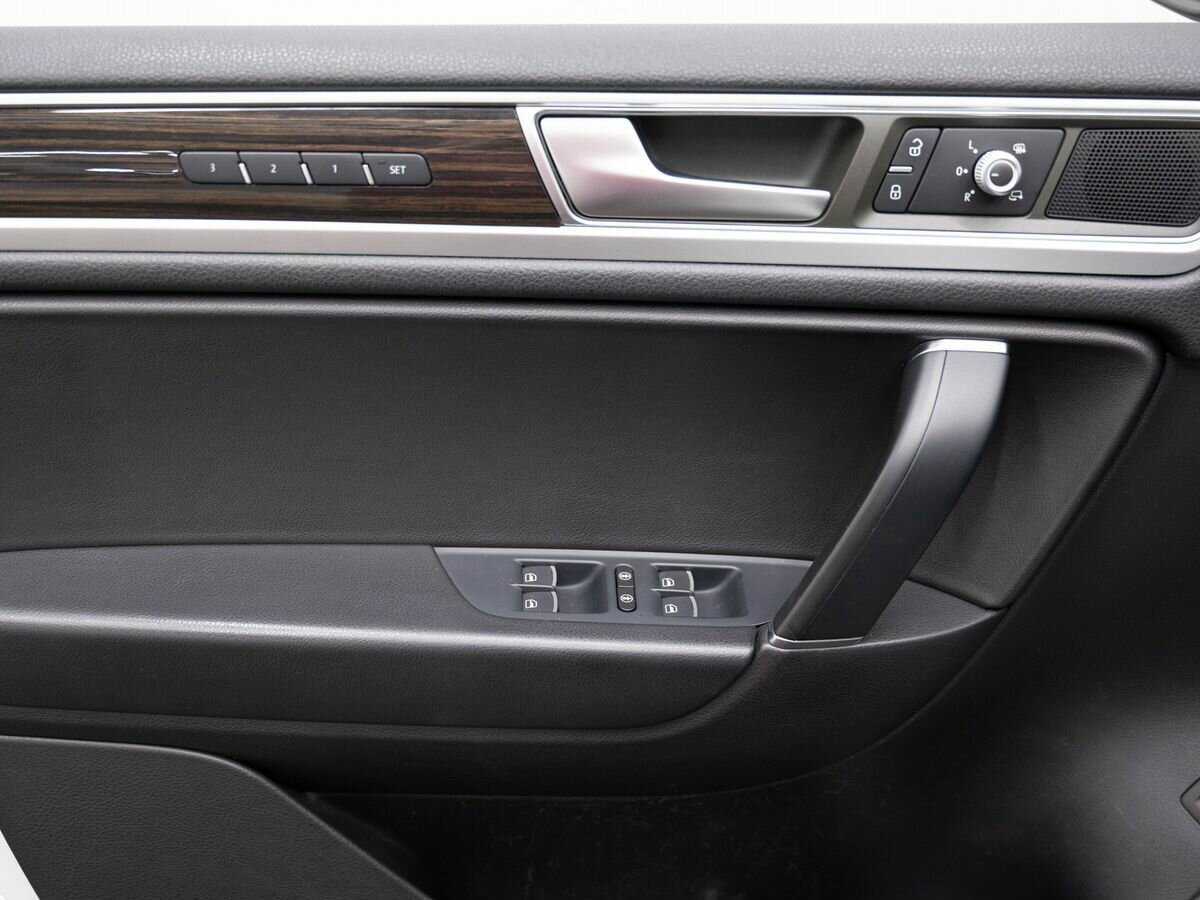 Volkswagen Touareg 2015 года с пробегом. Фото: #14
