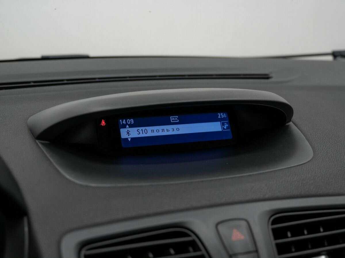 Renault Fluence 2013 года с пробегом. Фото: #18