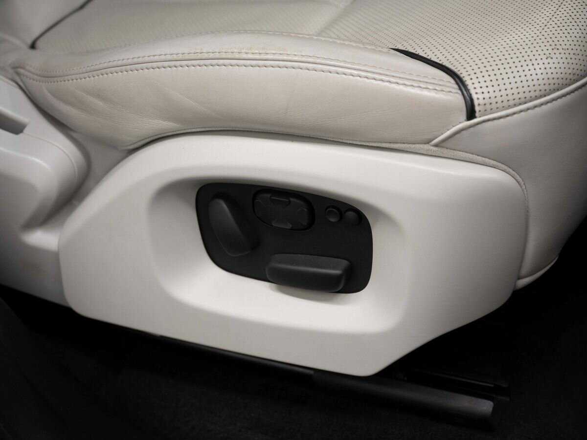 Land Rover Range Rover Sport 2013 года с пробегом. Фото: #12