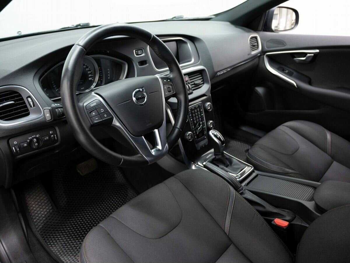 Volvo V40 Cross Country 2017 года с пробегом. Фото: #6