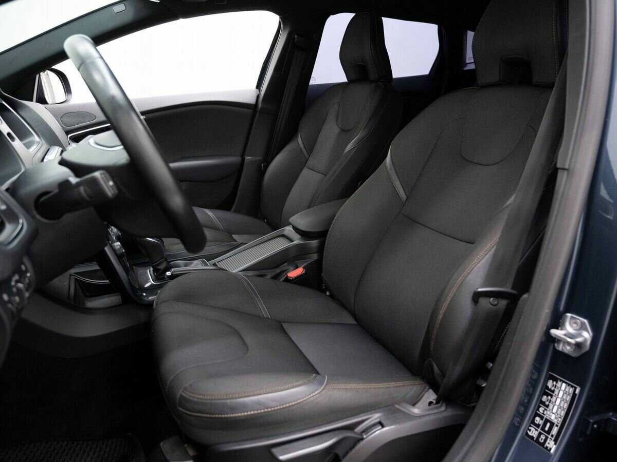 Volvo V40 Cross Country 2017 года с пробегом. Фото: #7