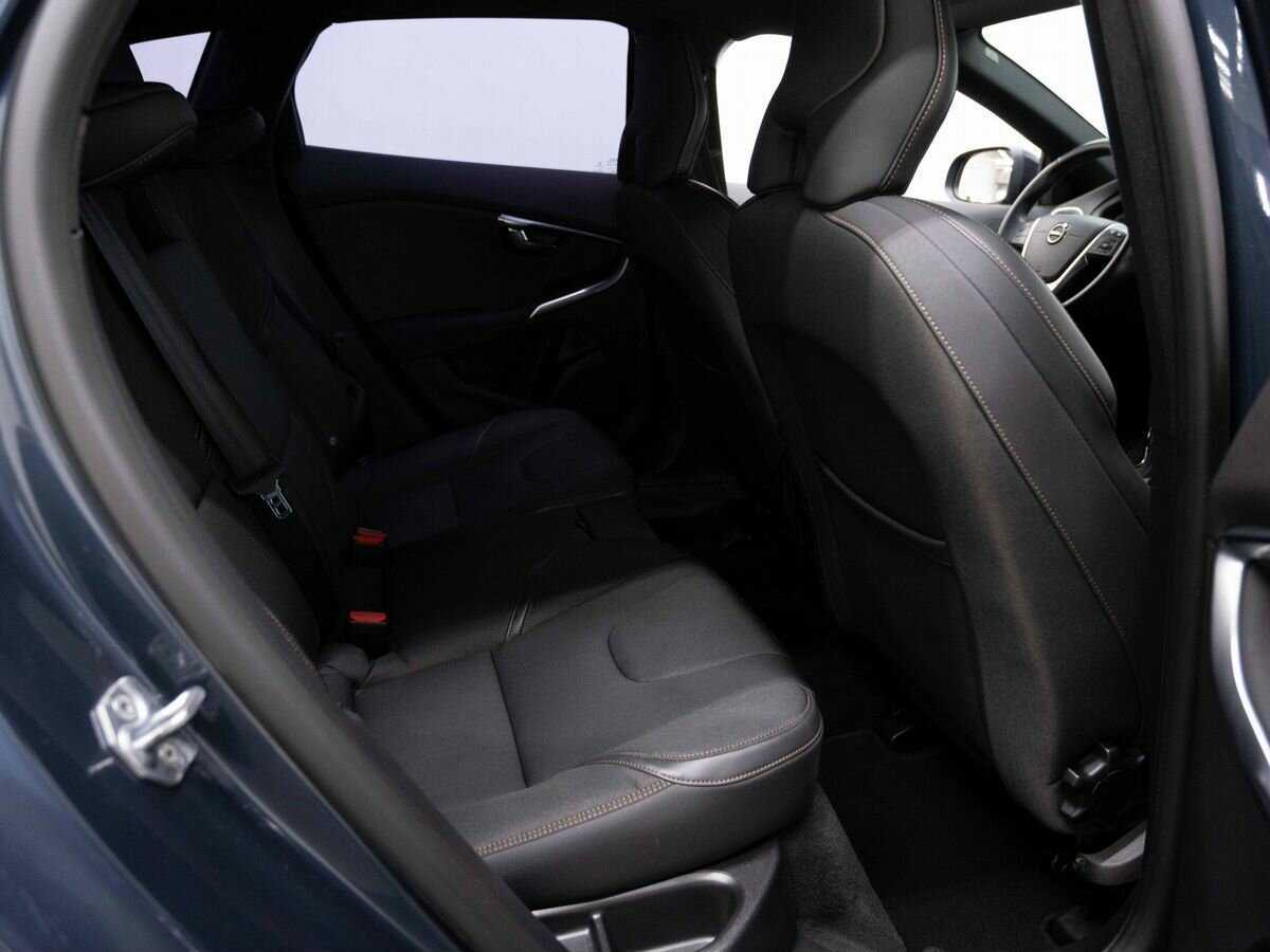 Volvo V40 Cross Country 2017 года с пробегом. Фото: #9