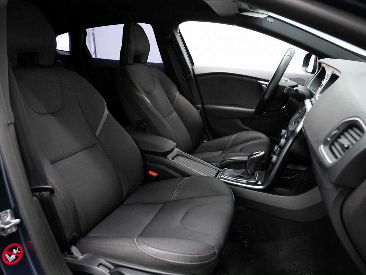 Volvo V40 Cross Country 2017 года с пробегом. Фото: #11