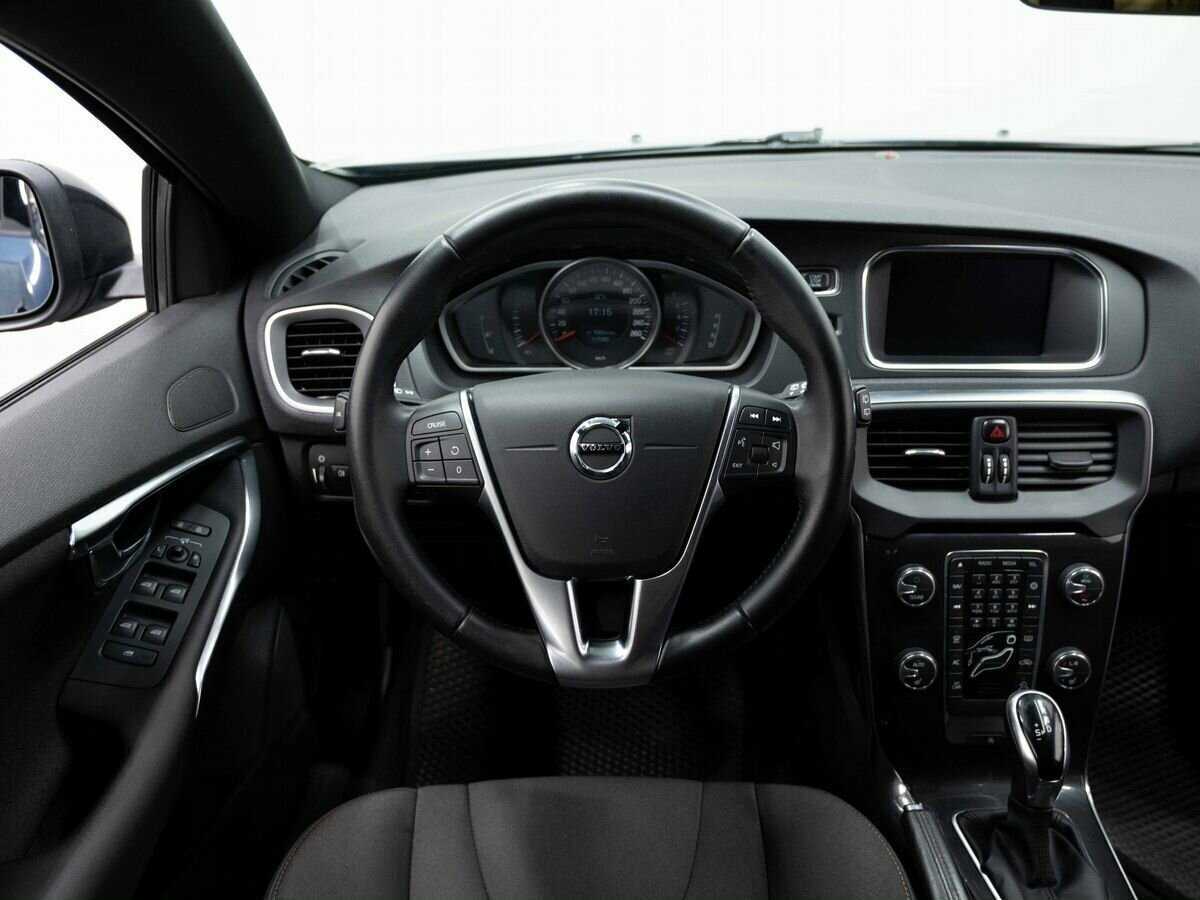 Volvo V40 Cross Country 2017 года с пробегом. Фото: #13