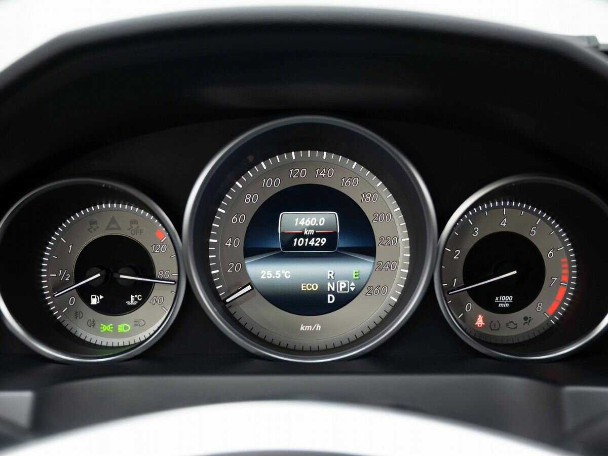 Mercedes-Benz E-Класс 2013 года с пробегом. Фото: #14