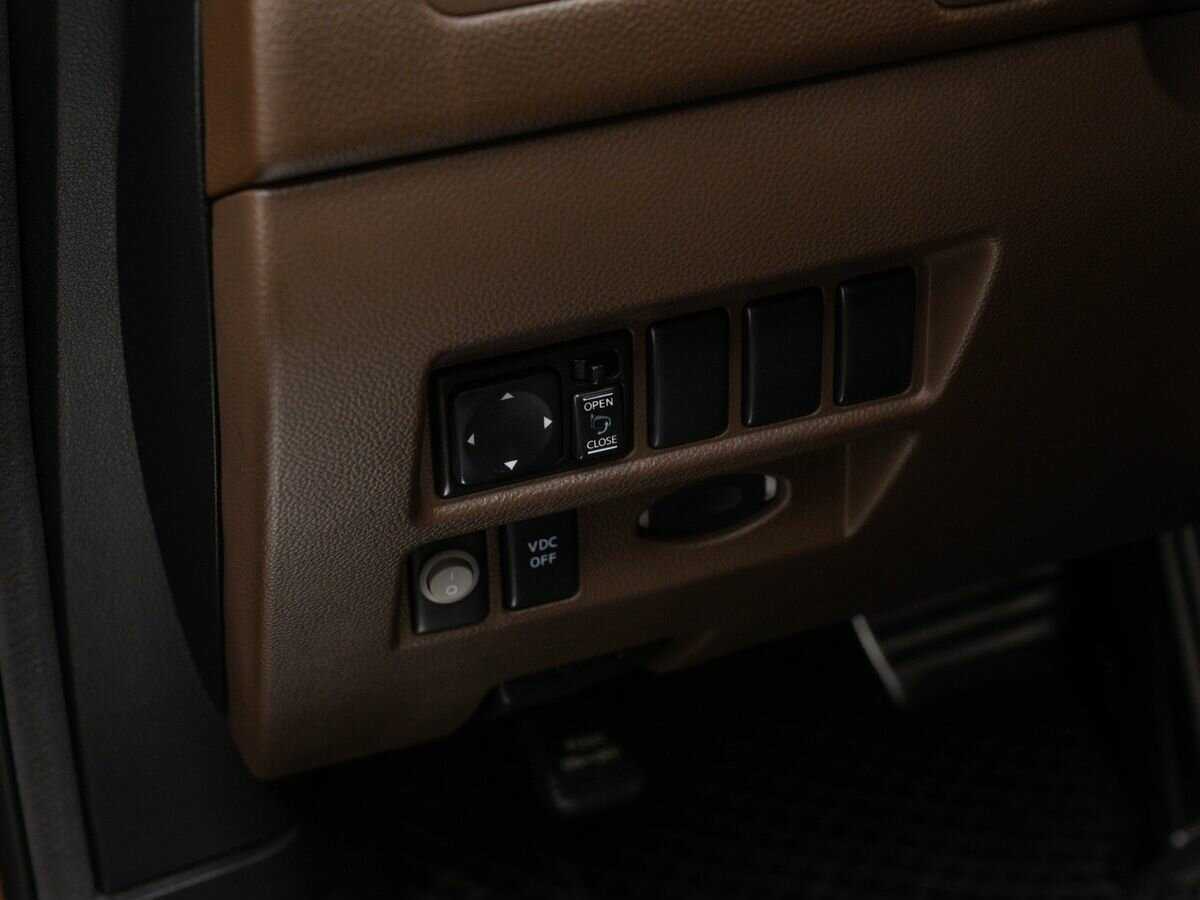 Infiniti FX 2009 года с пробегом. Фото: #16