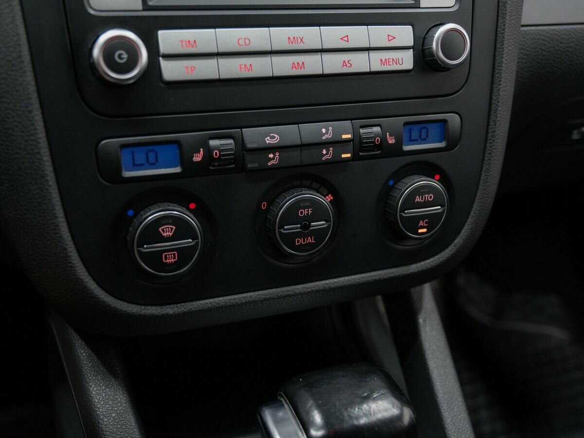 Volkswagen Golf 2008 года с пробегом. Фото: #17