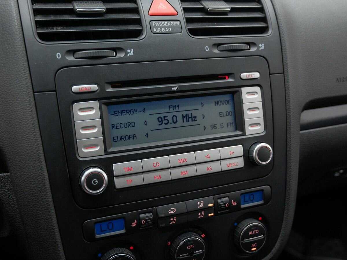 Volkswagen Golf 2008 года с пробегом. Фото: #18