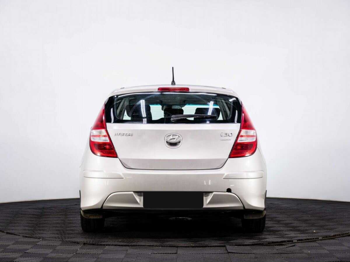 Hyundai i30 2010 года с пробегом. Фото: #4