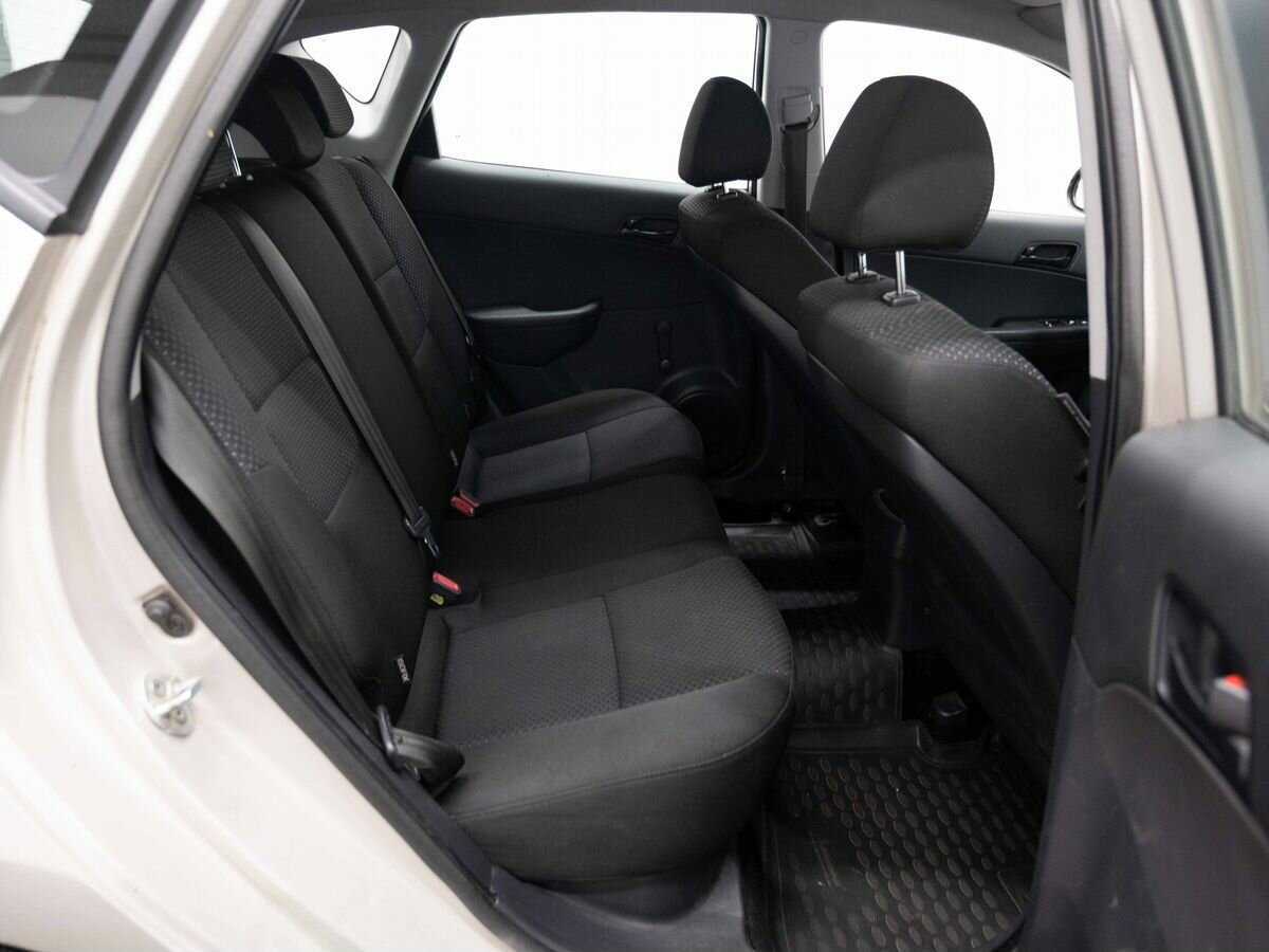 Hyundai i30 2010 года с пробегом. Фото: #9