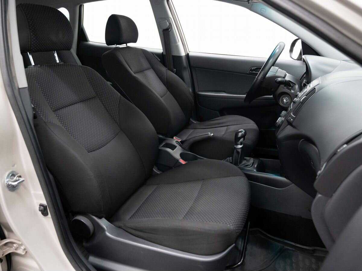 Hyundai i30 2010 года с пробегом. Фото: #11