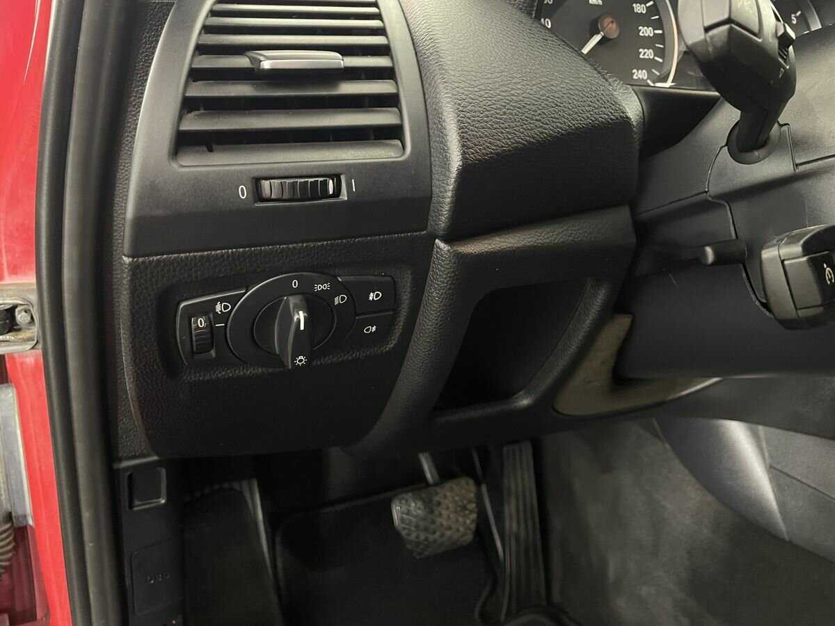 BMW 1 серии 2010 года с пробегом. Фото: #7