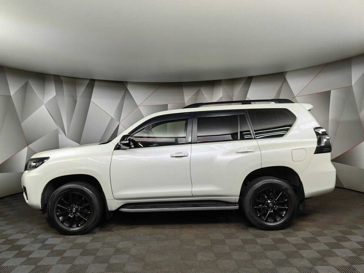 Toyota Land Cruiser Prado 2020 года с пробегом. Фото: #4