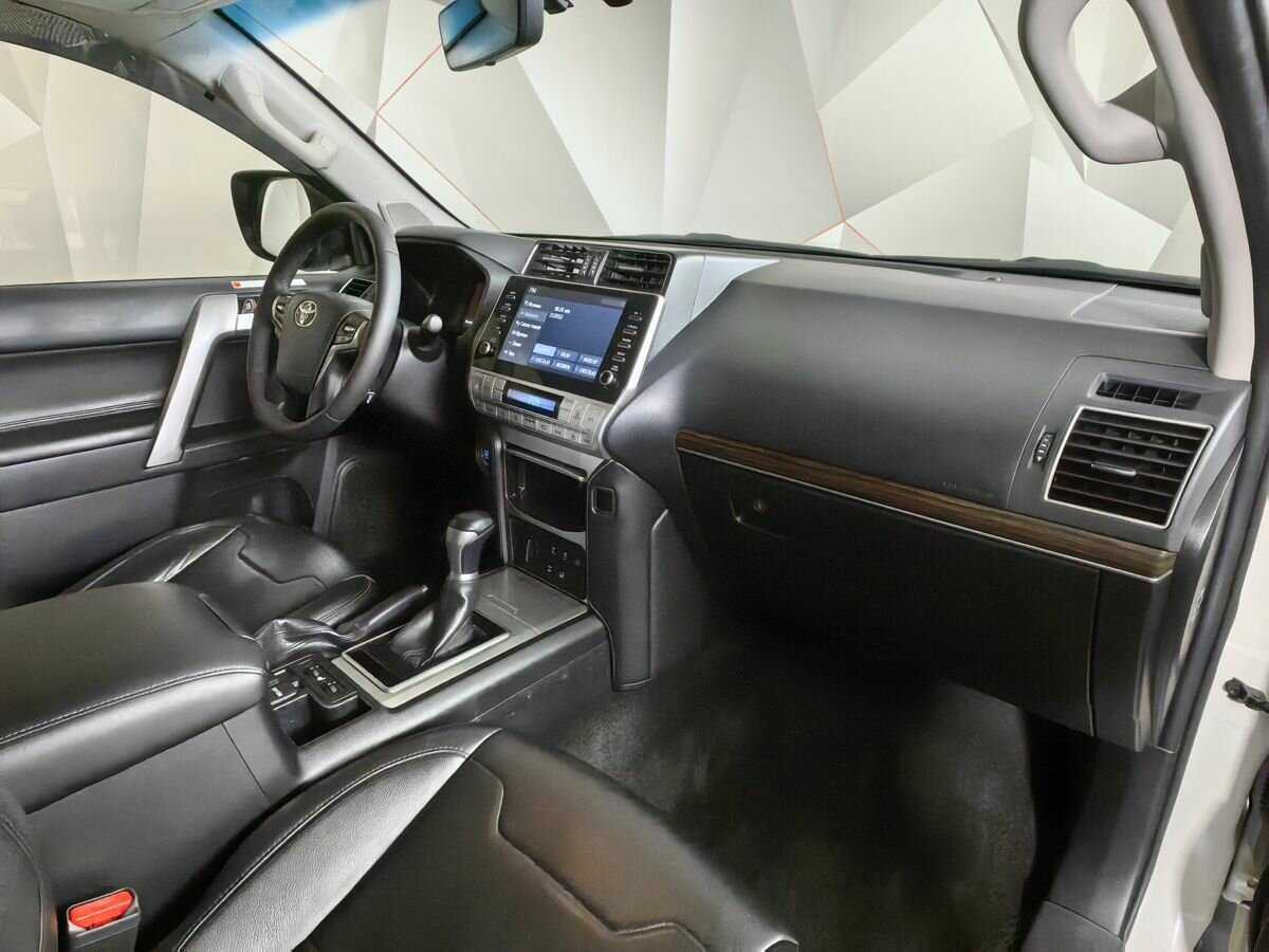 Toyota Land Cruiser Prado 2020 года с пробегом. Фото: #8