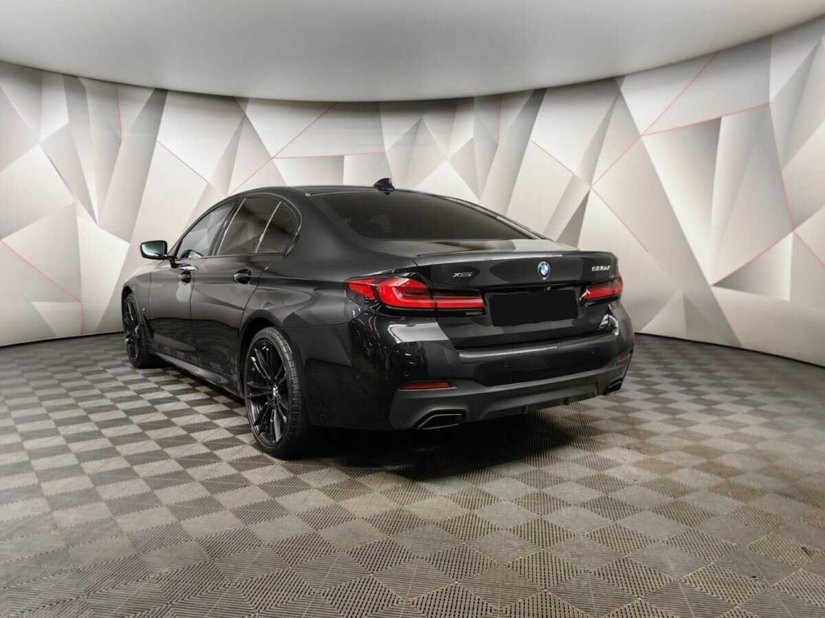 BMW 5 серии 2021 года с пробегом. Фото: #3